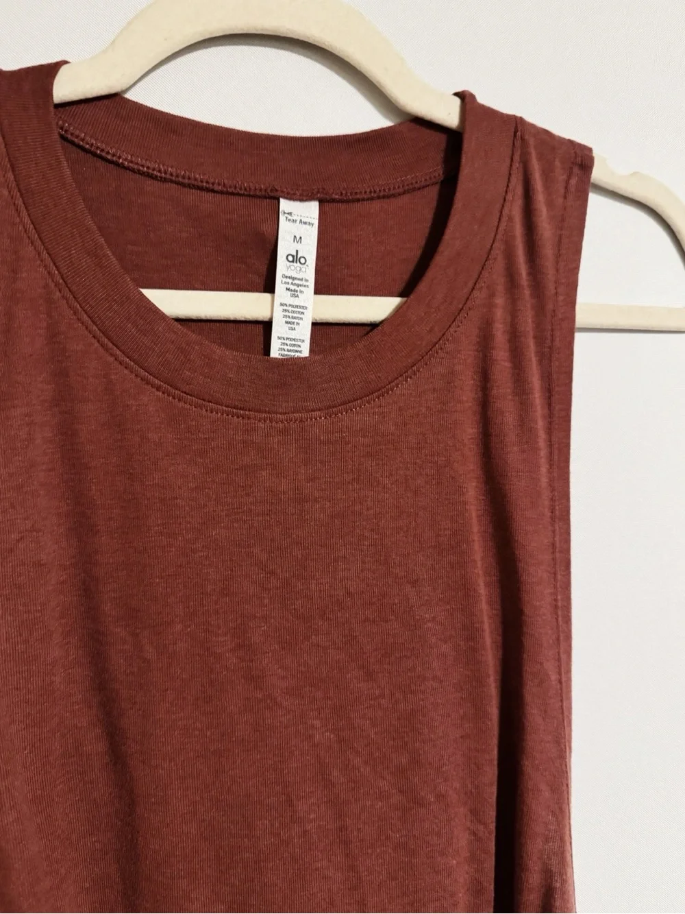 Alo Yoga - Dark Clay Crop Muscle Tank